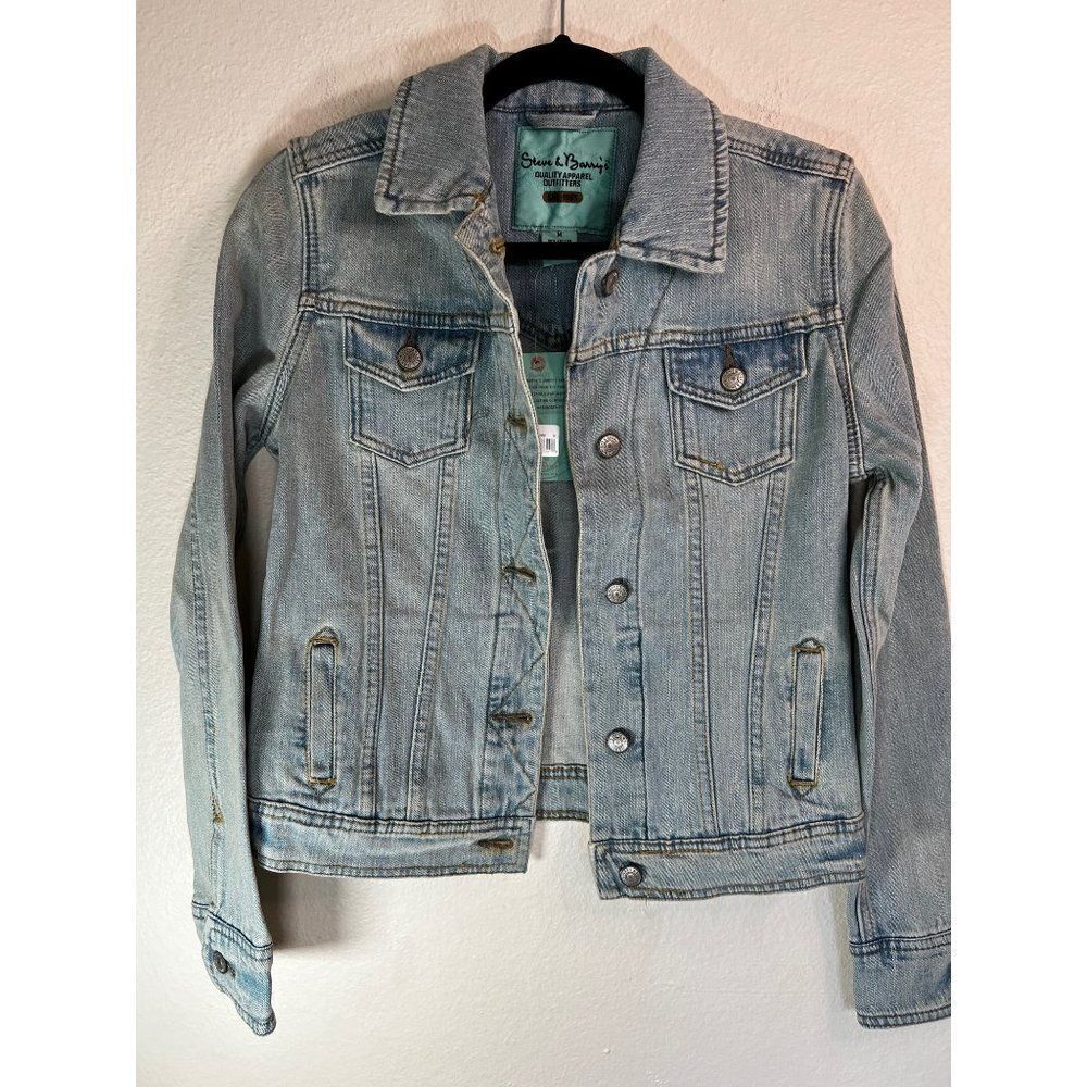 Steve & Barry’s NWT Blue Jean Jacket. Light Wash. Size Junior Medium